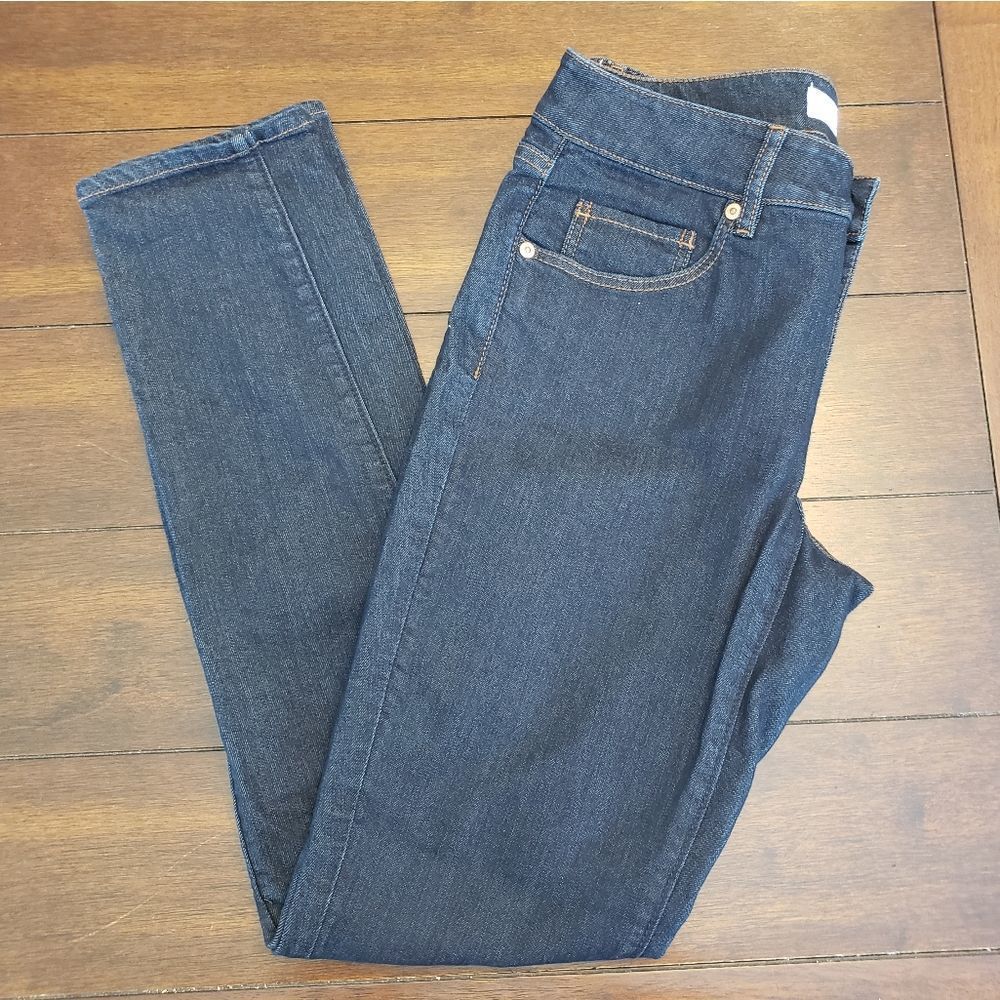 Ann Taylor LOFT dark wash curvy skinny jeans